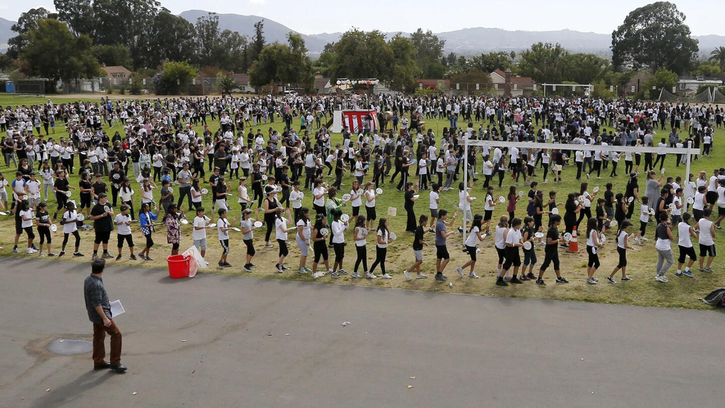 Photo Gallery: Muir Middle School attempts to break fan dance world record