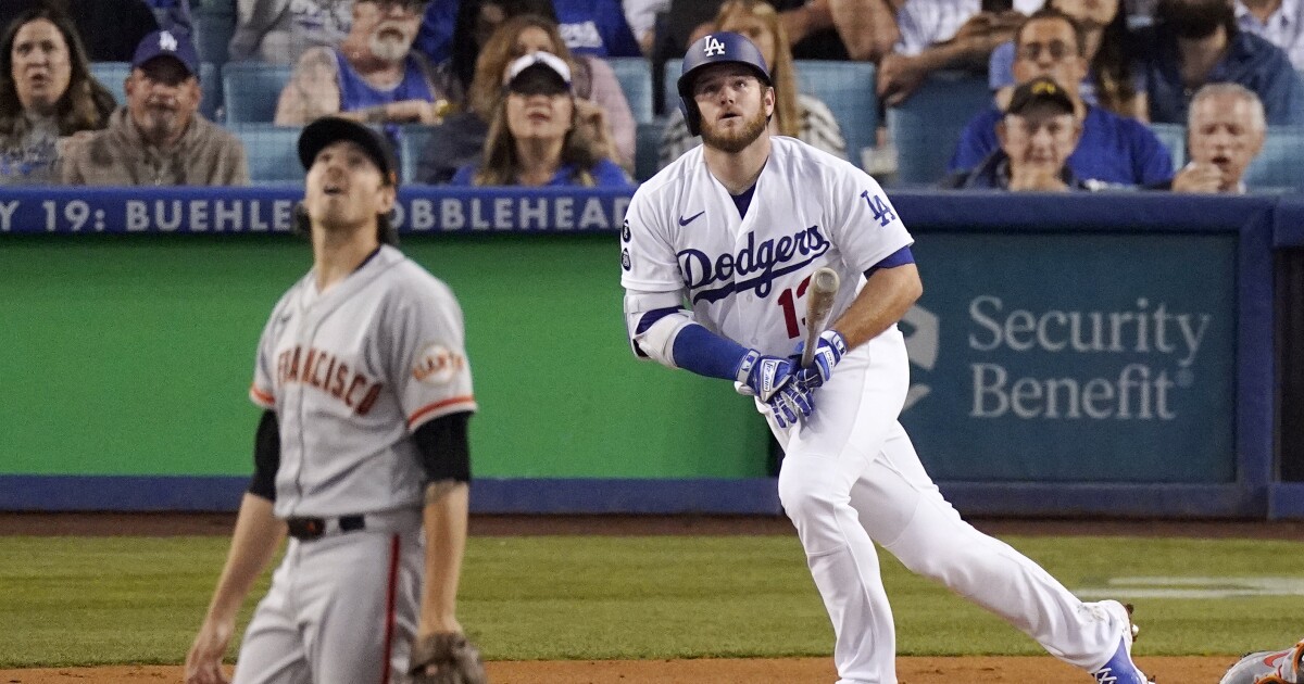 Dodgers sweep the Giants with 3-1 victory