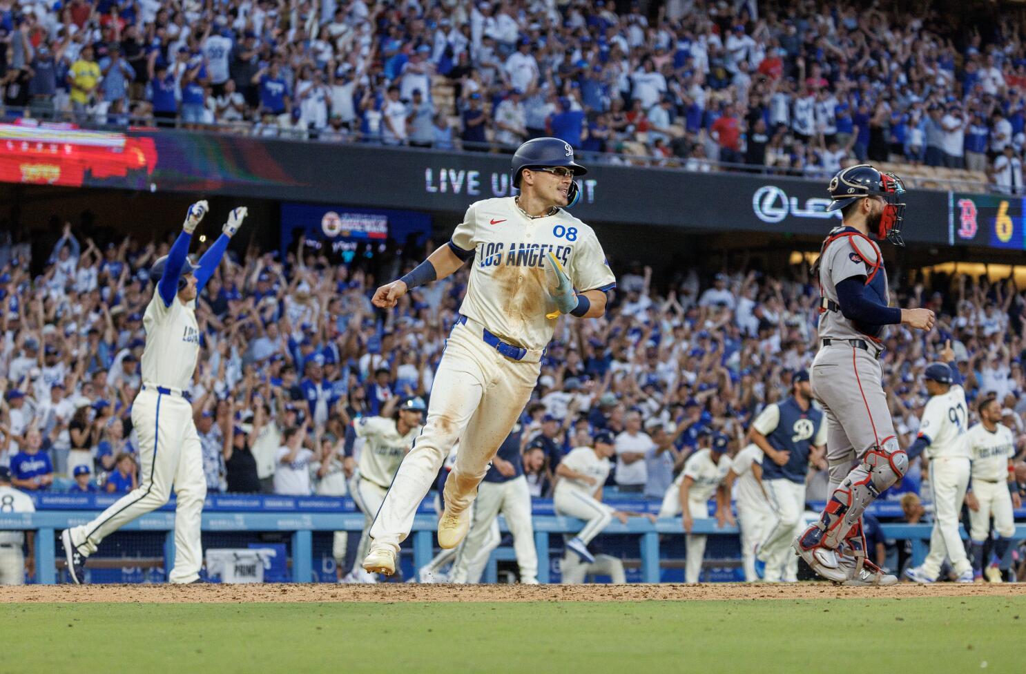 Kiké Hernández helps lead Dodgers to thrilling win over Red Sox