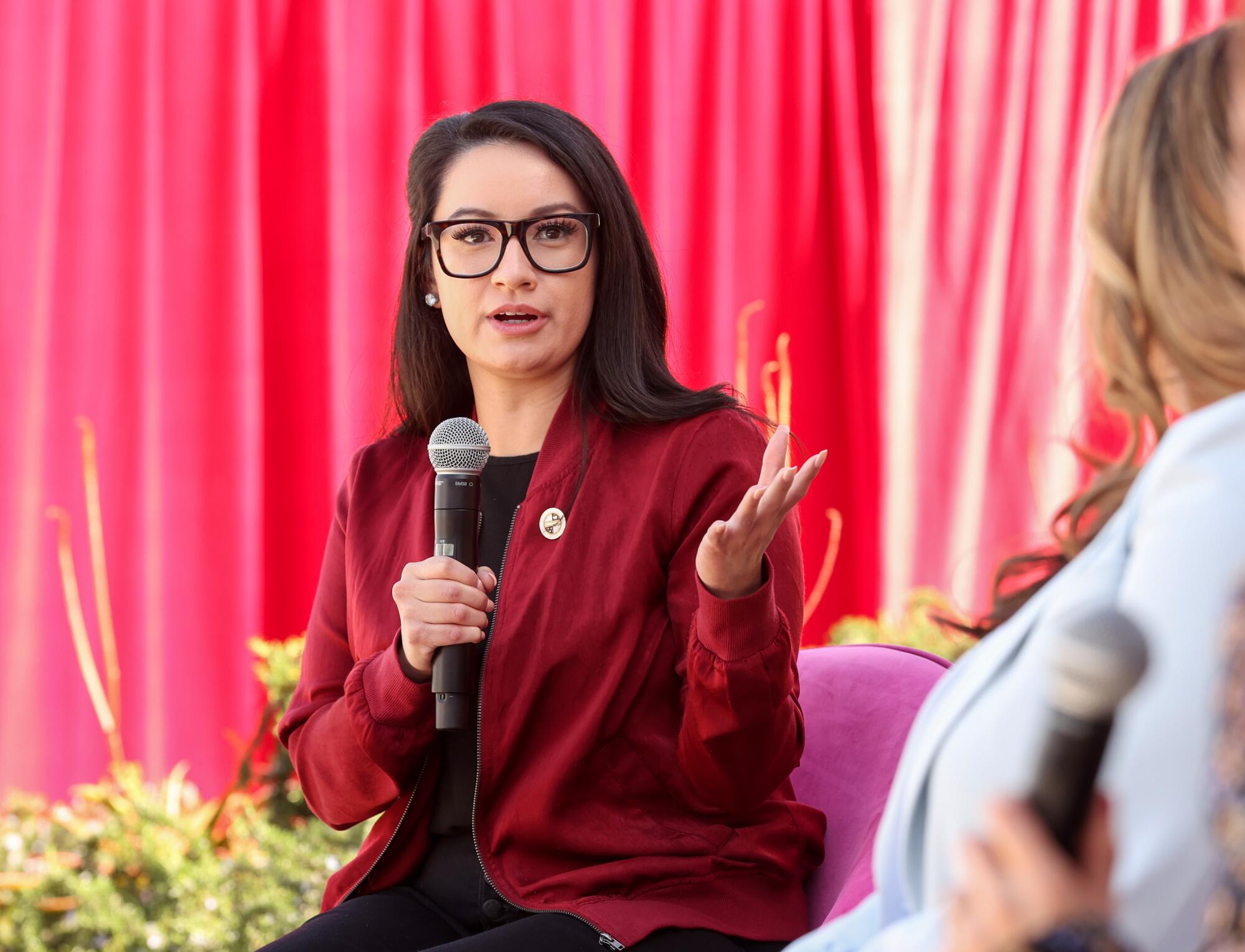 Natalia Dorantes, jefa de personal de los Commanders de Washington.