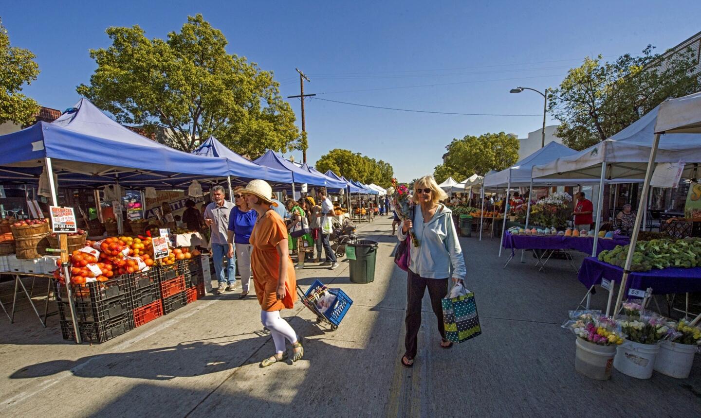 The Culver City farmers market features 30 vendors.