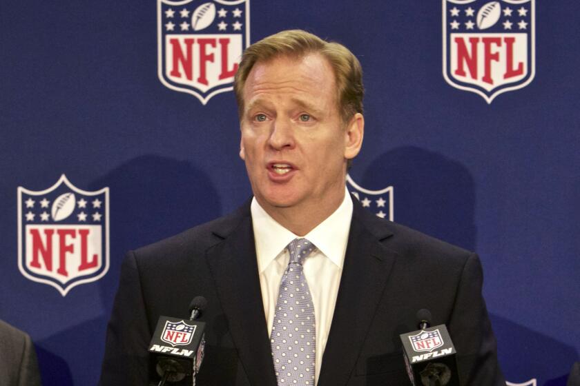 NFL Commissioner Roger Goodell sent a memo to all 32 teams on Tuesday informing them that applications for relocation to Los Angeles in 2015 will not be accepted.