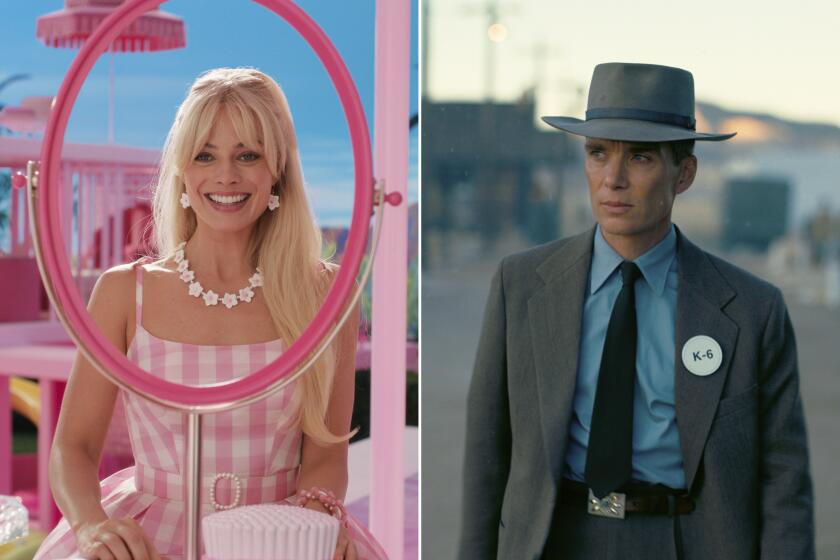 Esta combinación de imágenes muestra a Margot Robbie en una escena de "Barbie", a la izquierda, y a Cillian Murphy en una escena de "Oppenheimer". (Warner Bros Pictures/Universal Pictures vía AP)