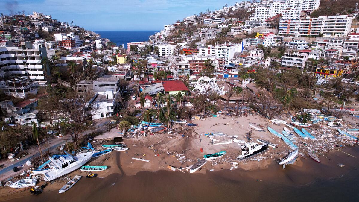 Ejército toma el control en un convulso Acapulco que resiente golpe de Otis con 39 muertos
