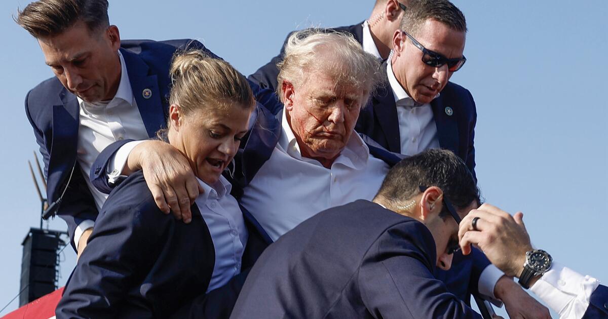 Trump'ın kampanyası ilk kez mitingde yaşanan saldırıda aldığı yarayı anlattı