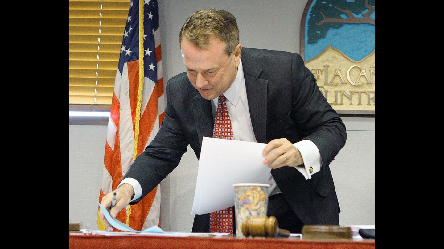 Photo Gallery: La Cañada Flintridge Mayor Dave Spence steps aside for New Mayor Jonathan Curtis