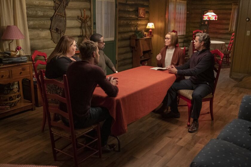 THIS IS US -- “Taboo" Episode 607 -- Pictured: (l-r) Justin Hartley as Kevin, Chrissy Metz as Kate, Sterling K. Brown as Randall, Mandy Moore as Rebecca, Jon Huertas as Miguel -- (Photo by: Ron Batzdorff/NBC)