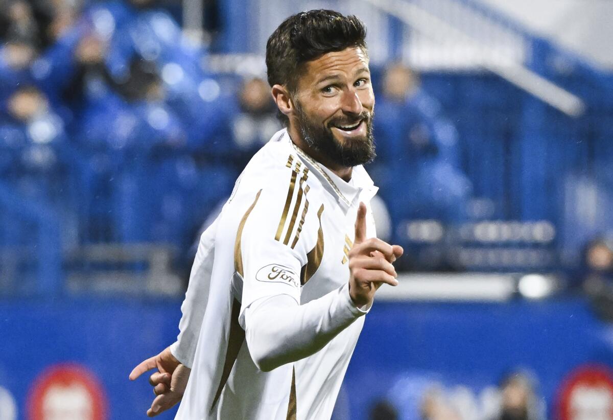 Olivier Giroud, de Los Angeles FC, festeja su gol ante Montreal