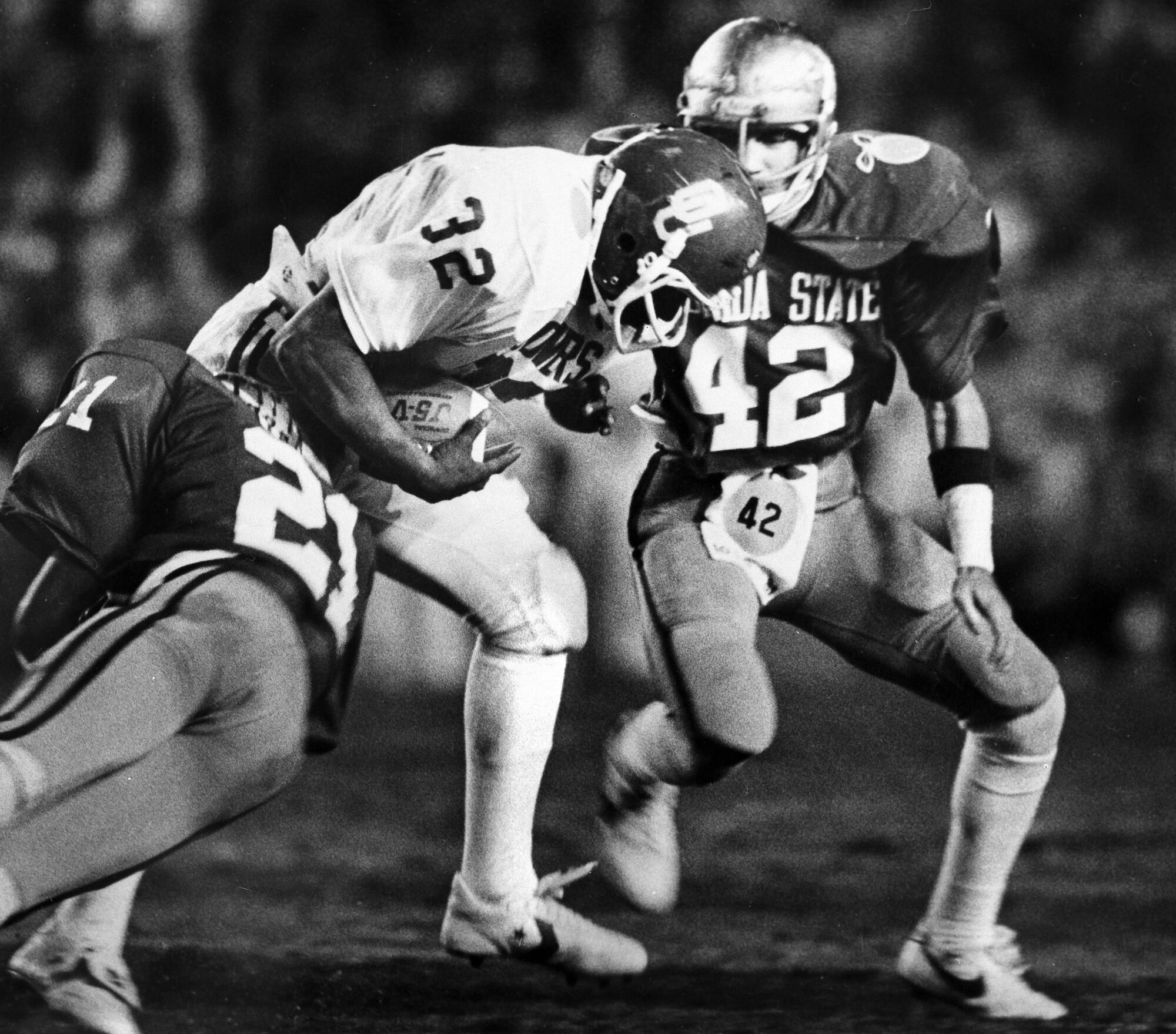 Oklahoma's Stanley Wilson (32) carries the ball against Florida State in the Orange Bowl on Jan. 1, 1981.