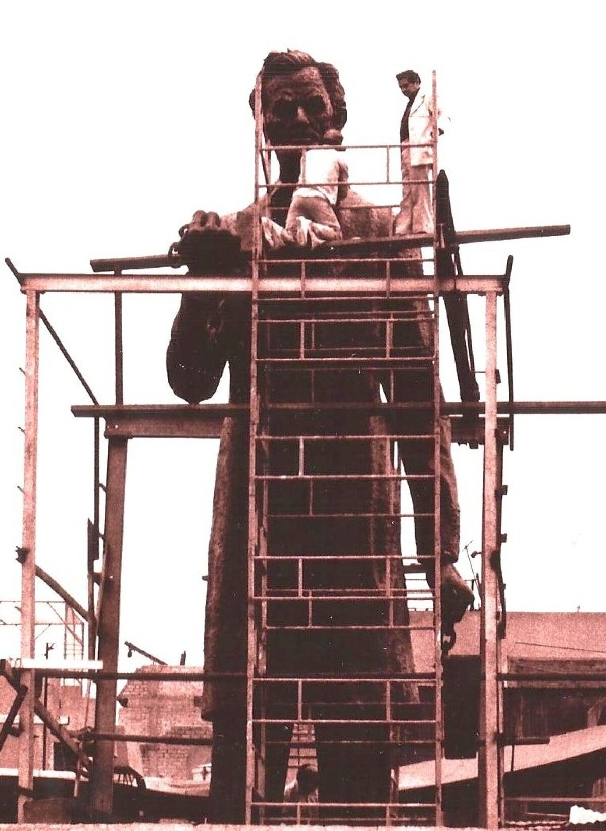 An Abraham Lincoln statue is finalized in Zona Río Tijuana in 1981.