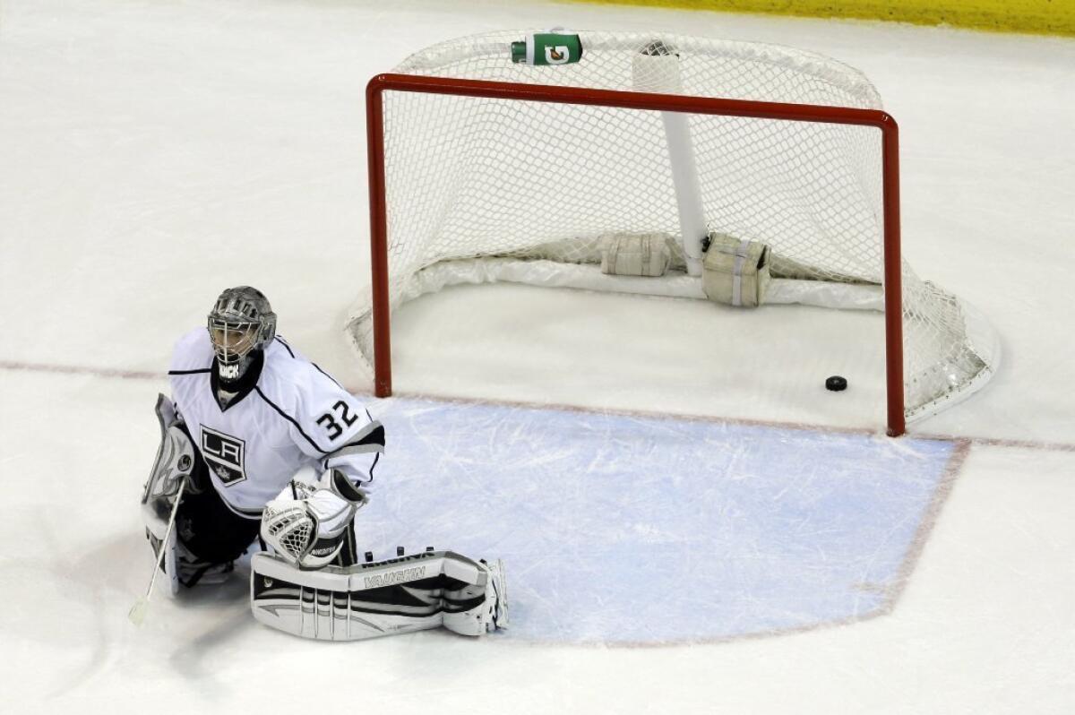 See that puck in the net behind Jonathan Quick? That gave the Blues a 2-1 lead in Game 2.