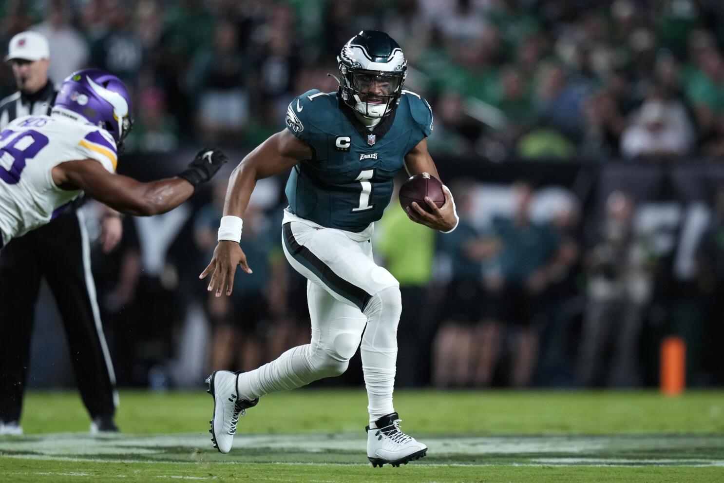 Jalen Hurts powers Eagles to victory over turnover-prone Vikings - Los  Angeles Times