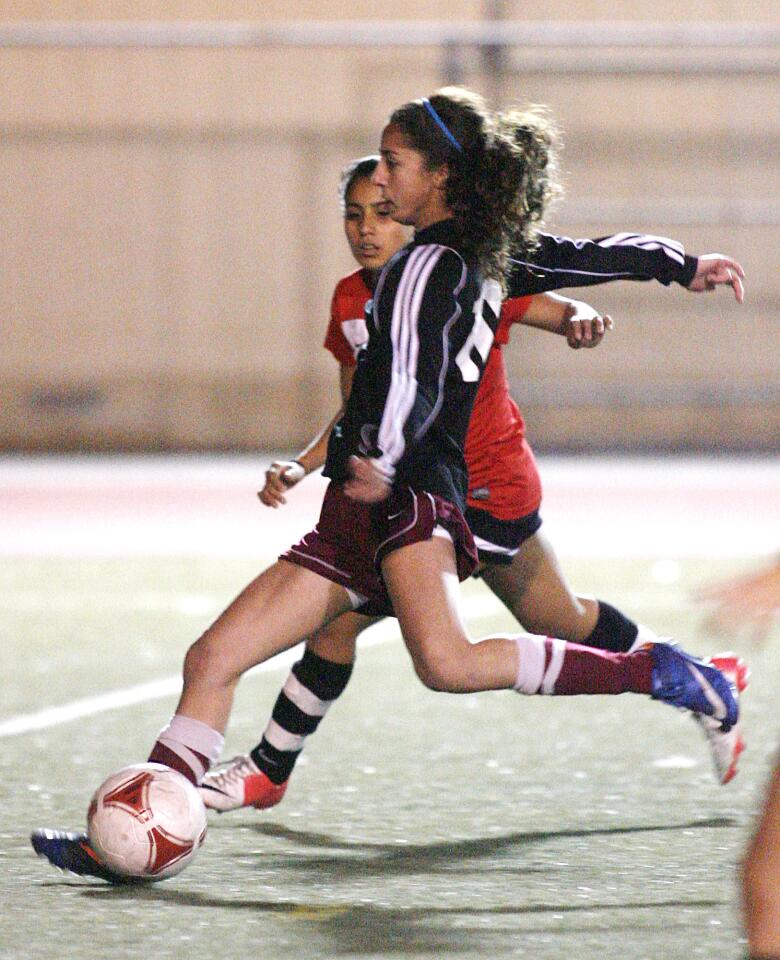 Photo Gallery: La Canada v. Glendale nonleague girls soccer