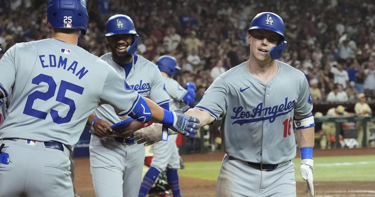 Smith’s homer lifts Dodgers past Diamondbacks, extends lead in West