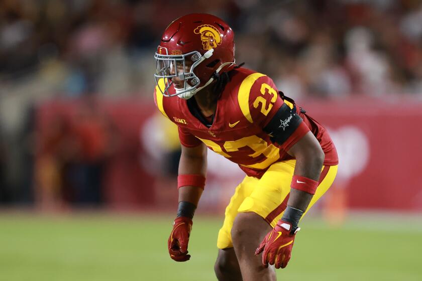 LOS ANGELES, CA - SEPTEMBER 07: USC Trojans linebacker Desman Stephens II (23) drops back.