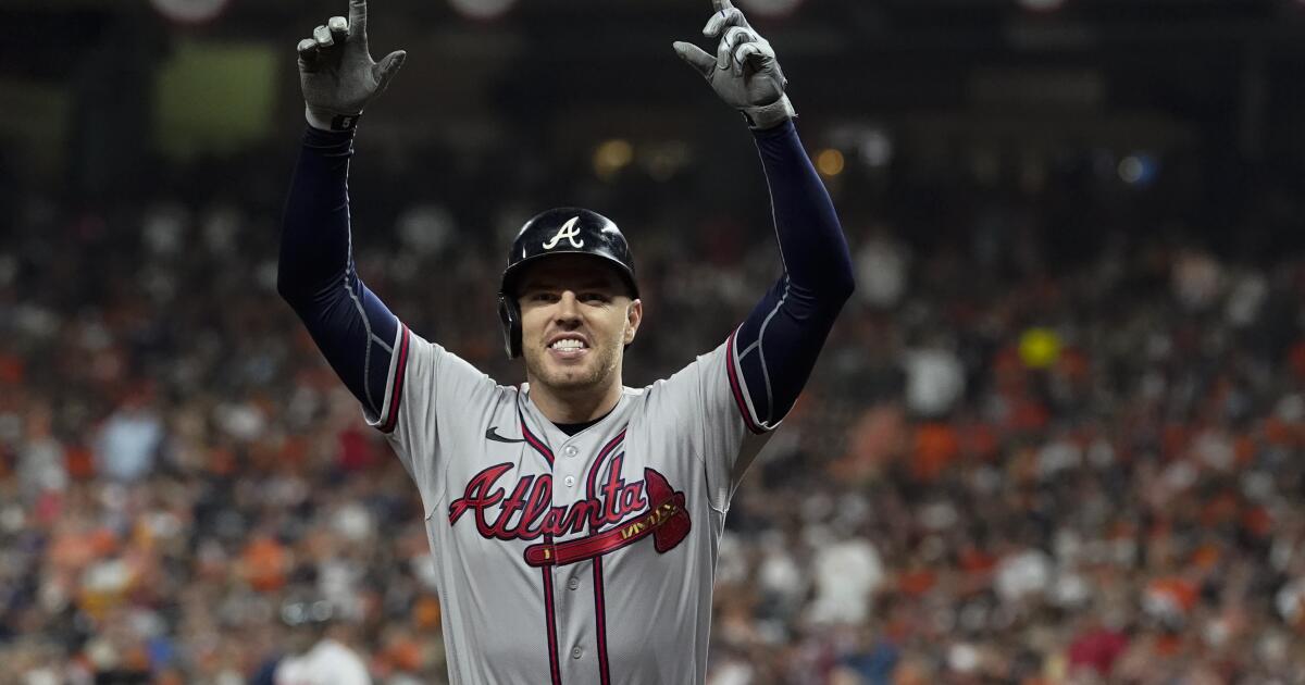 Red Sox rumors: Boston a real threat for Freddie Freeman in free