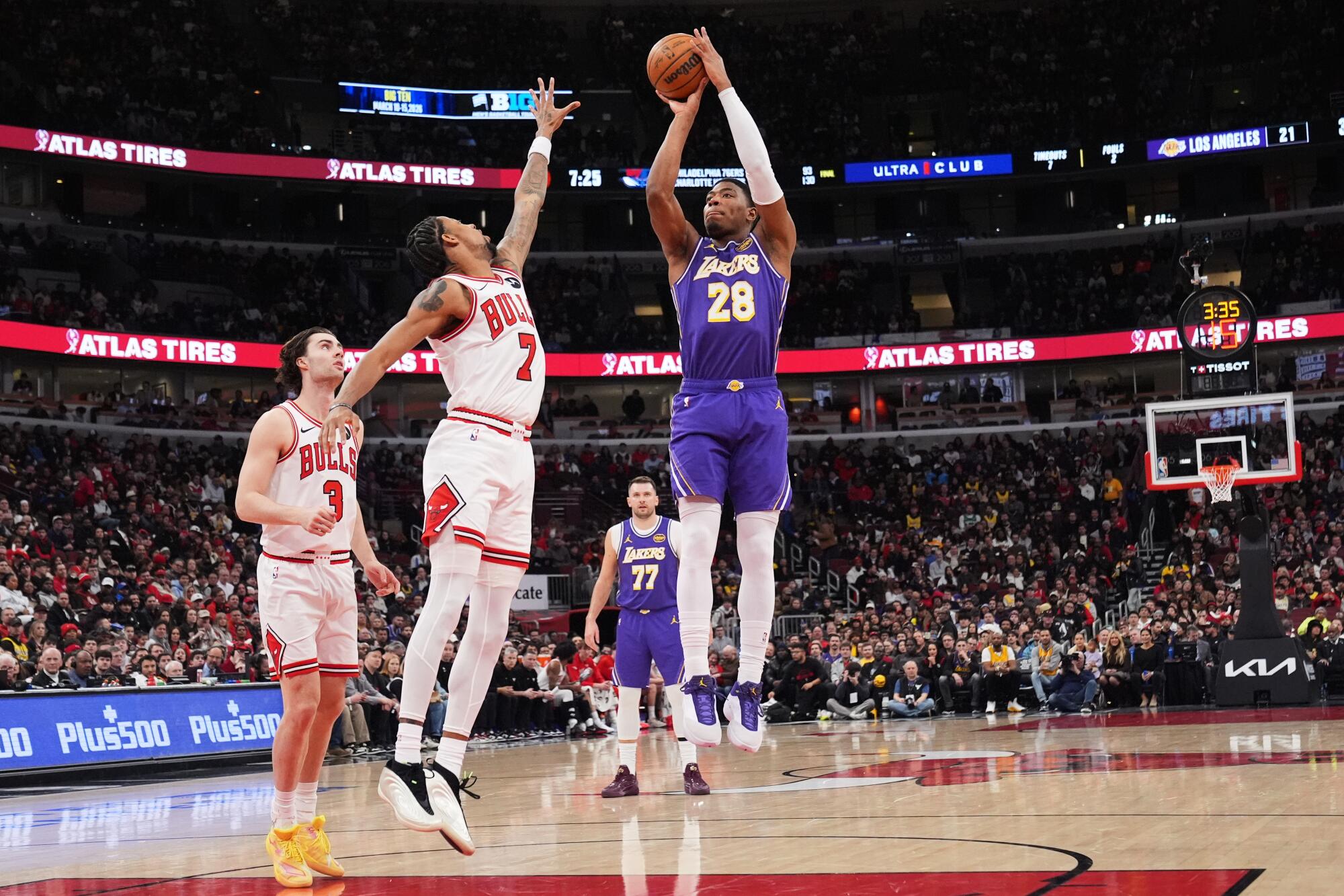 Lakers Bulls'u yenerken Luka Doncic 46 sayı ve 8 üçlük attı