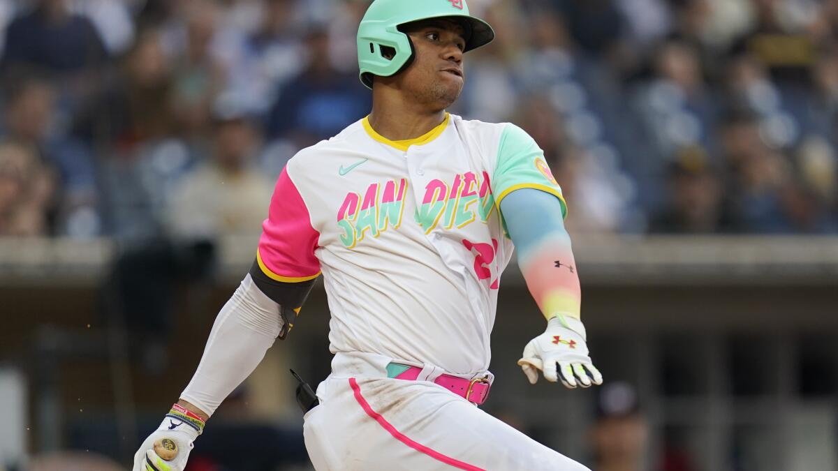 Juan Soto, Josh Bell introduced as newest Padres before debut in front of  frenzied crowd Wednesday night - The San Diego Union-Tribune