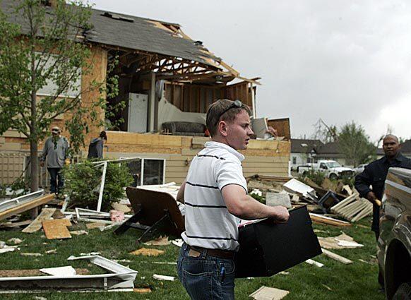 Tornado rips through N. Colorado