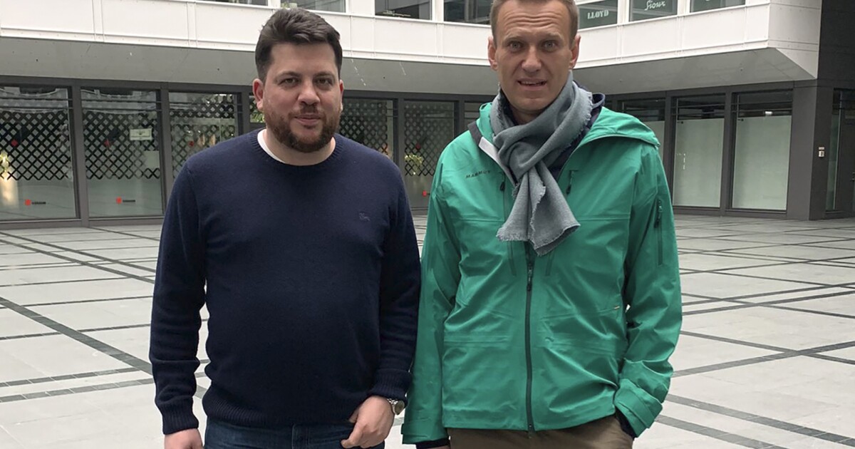 Rusija nori areštuoti Navalno sąjungininką užsienyje.  Lietuva atsisako