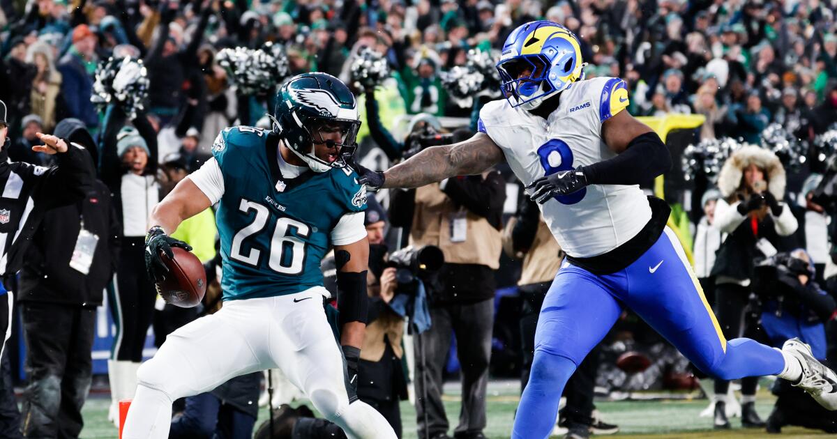 萨昆·巴克利正在经历 NFL 历史上最伟大的赛季之一 萨昆·巴克利正在经历 NFL 历史上最伟大的赛季之一