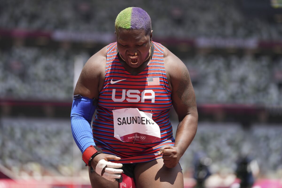 Raven Saunders Shows Face Of Power For U S In Tokyo Olympics Los