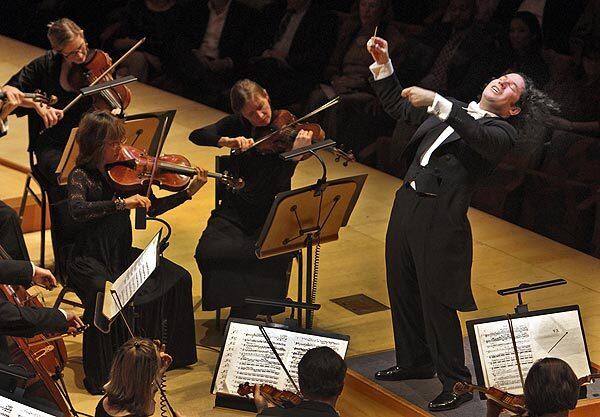 LA Philharmonic performs Tchaikovsky's Shakespeare