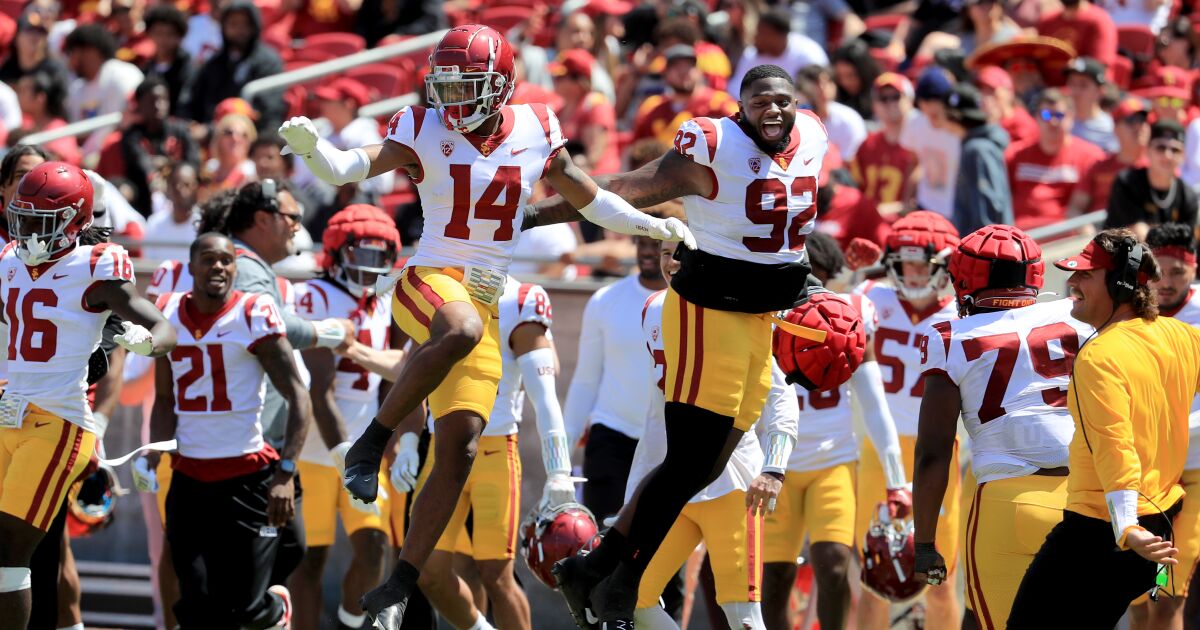 USC spring football game: New-look defense starts slowly but picks up speed