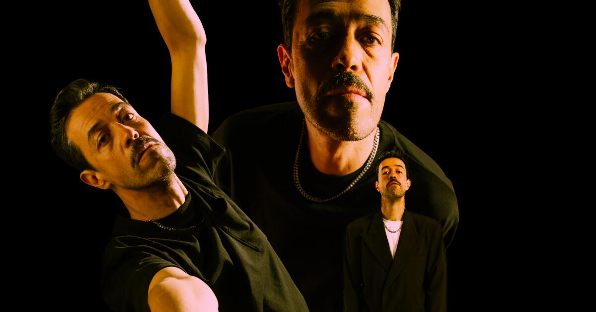 To write his solo debut, Cafe Tacvba's Meme del Real first had to surrender