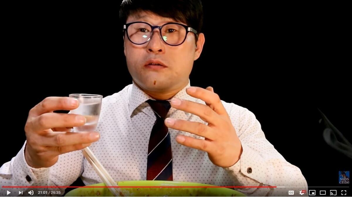 Mun Jung-ho, a South Korean voice actor and a "YouTube Dad" to more than 50,000 subscribers, talks to his subscribers 