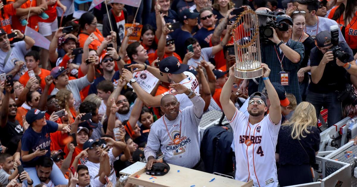 Yankees Fans Shout 'Hurricane Harvey' At Astros Fans: Report