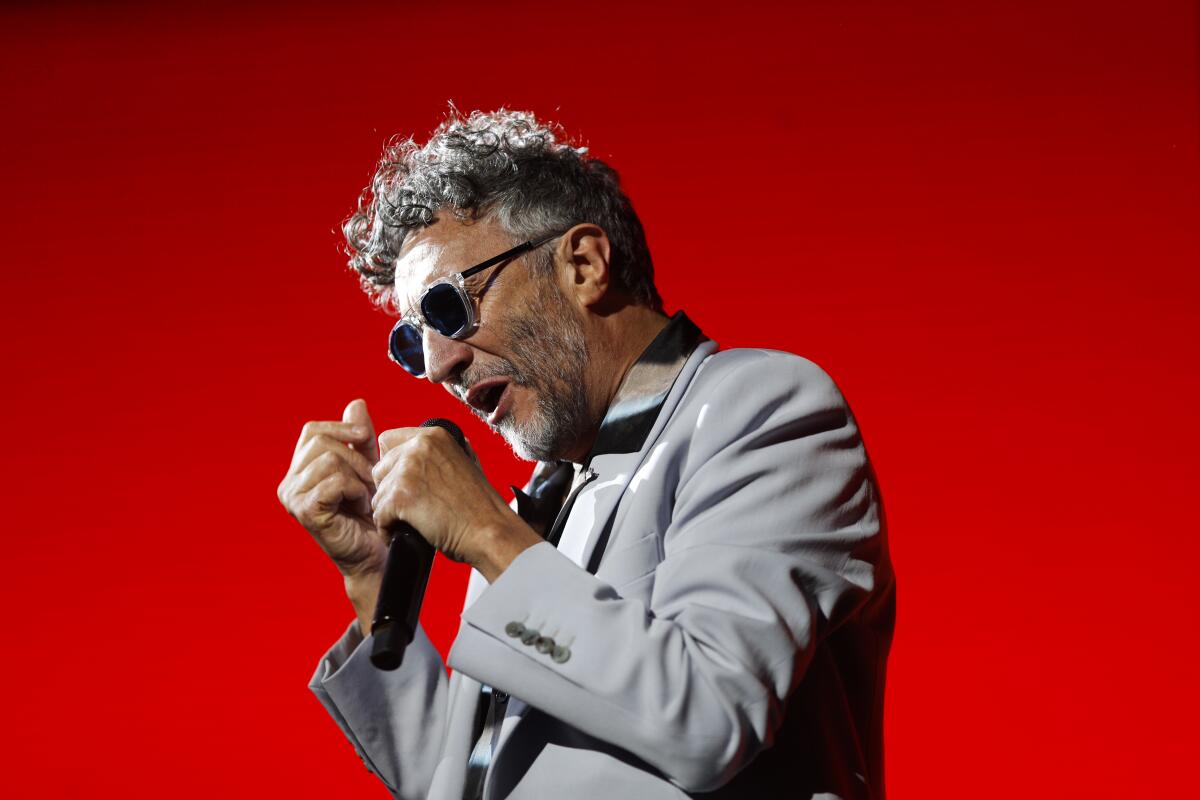 El cantante argentino Fito Páez durante un concierto especial por el 30a aniversario de su álbum "El amor después del amor" 