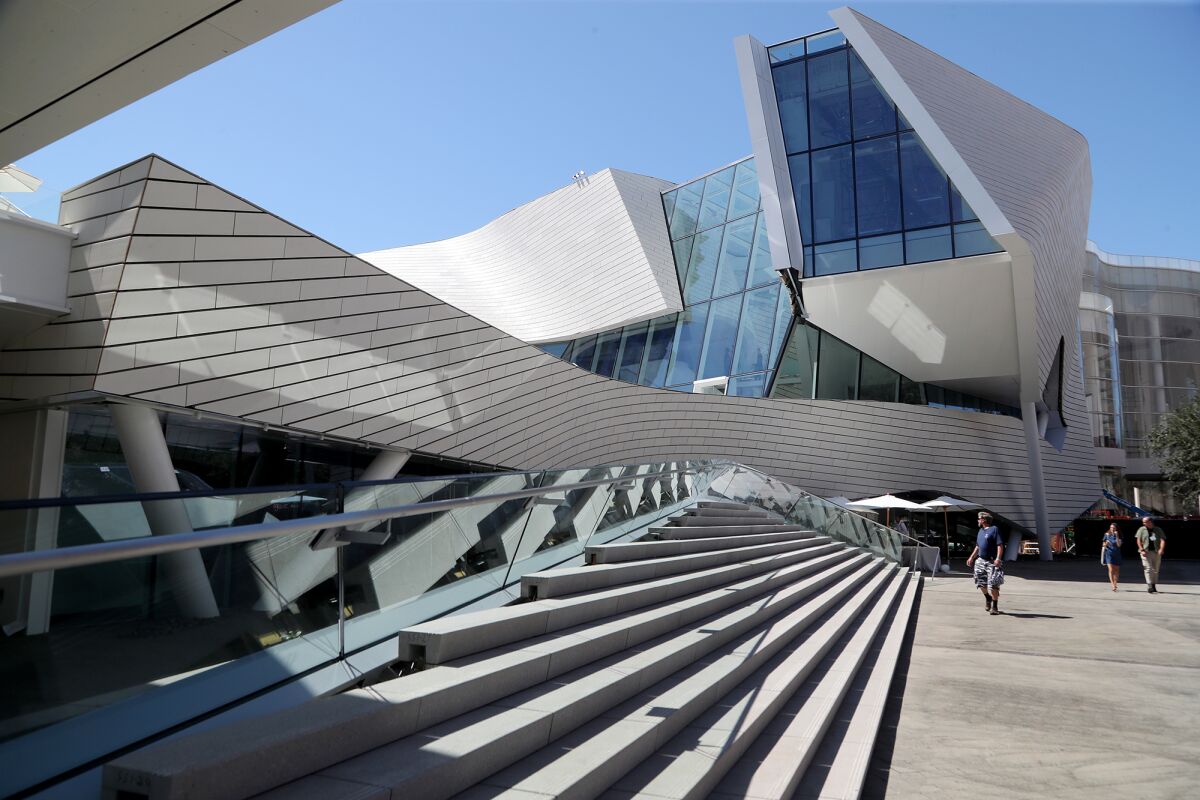 Le nouveau musée d'art du comté d'Orange à Costa Mesa