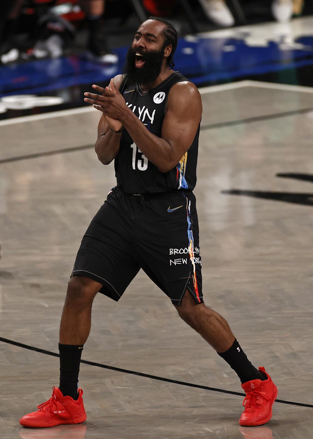 En foto del martes 1 de junio del 2021, el base de los Nets de Brooklyn James Harden en el juego 5.