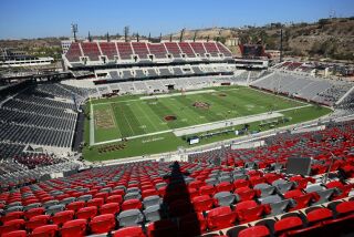 San Diego, CA - SEPTEMBER 3: San Diego State and Arizona warm up at Snapdragon Stadium on September 3, 2022 in San Diego, CA. (K.C. Alfred / The San Diego Union-Tribune)