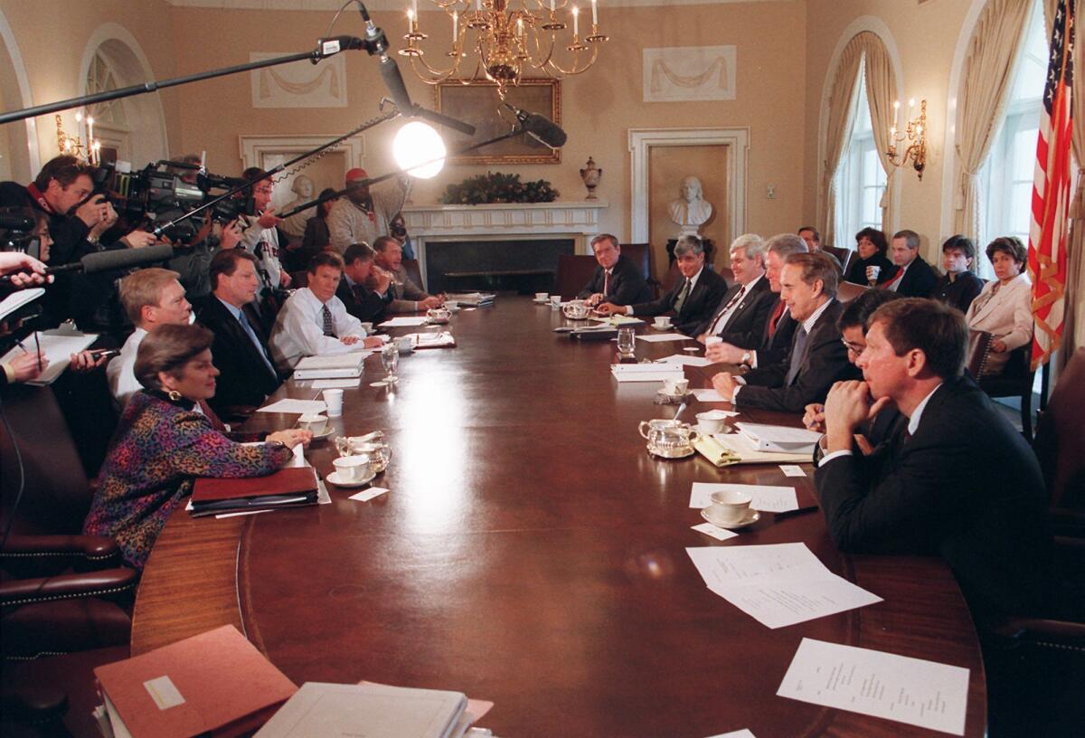 President Clinton and bipartisan leaders meet at the White House on Dec. 30, 1995, for talks on the federal budget. (Greg Gibson / Associated Press)