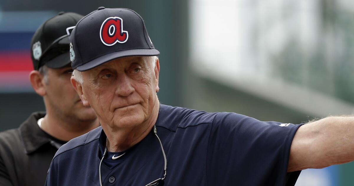 Phil Niekro, Hall of Fame Knuckleball Pitcher, Dies at 81 - The New York  Times