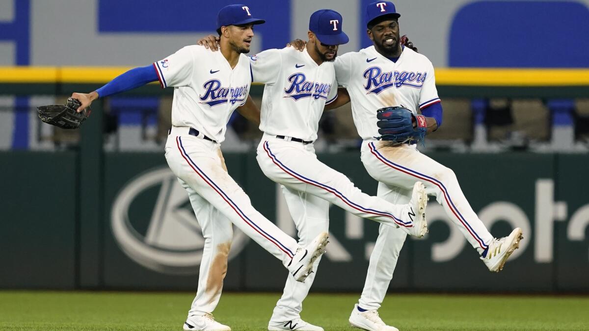 Lowe's 3-run homer helps Rangers over Athletics 10-3