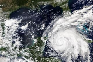En esta imagen del 26 de septiembre de 2022, imágenes de satélite publicadas por la NASA muestra al huracán Ian fortaleciéndose mientras se acerca a Cuba. Se espera que la tormenta llegue a Florida el martes tras alcanzar categoría 4. (NASA Worldview/Earth Observing System Data and Information System (EOSDIS) via AP)