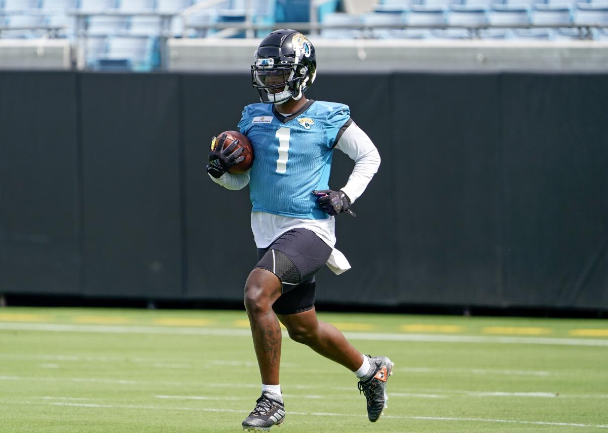 Jags' Etienne returns after foot injury derails rookie year - The