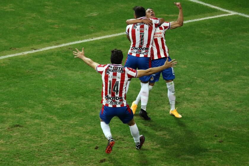 Chivas vence a Monterrey y sueña con la Liguilla.