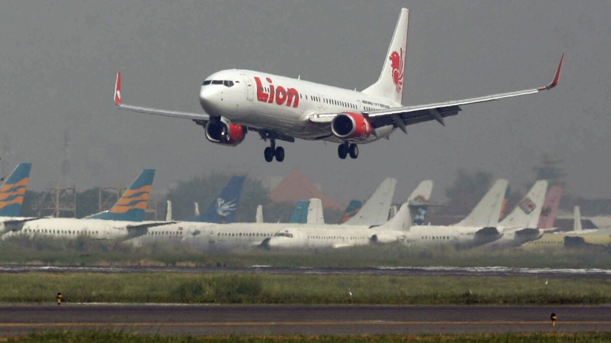 A Lion Air passenger jet takes off from Juanda International Airport in Surabaya, Indonesia, on May 12, 2012. A Lion Air flight with 188 people on board crashed into the sea just minutes after taking off from Jakarta on Monday.