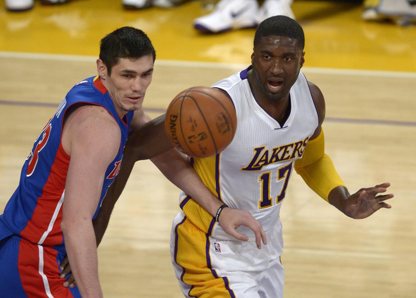 Ersan Ilyasova, Roy Hibbert