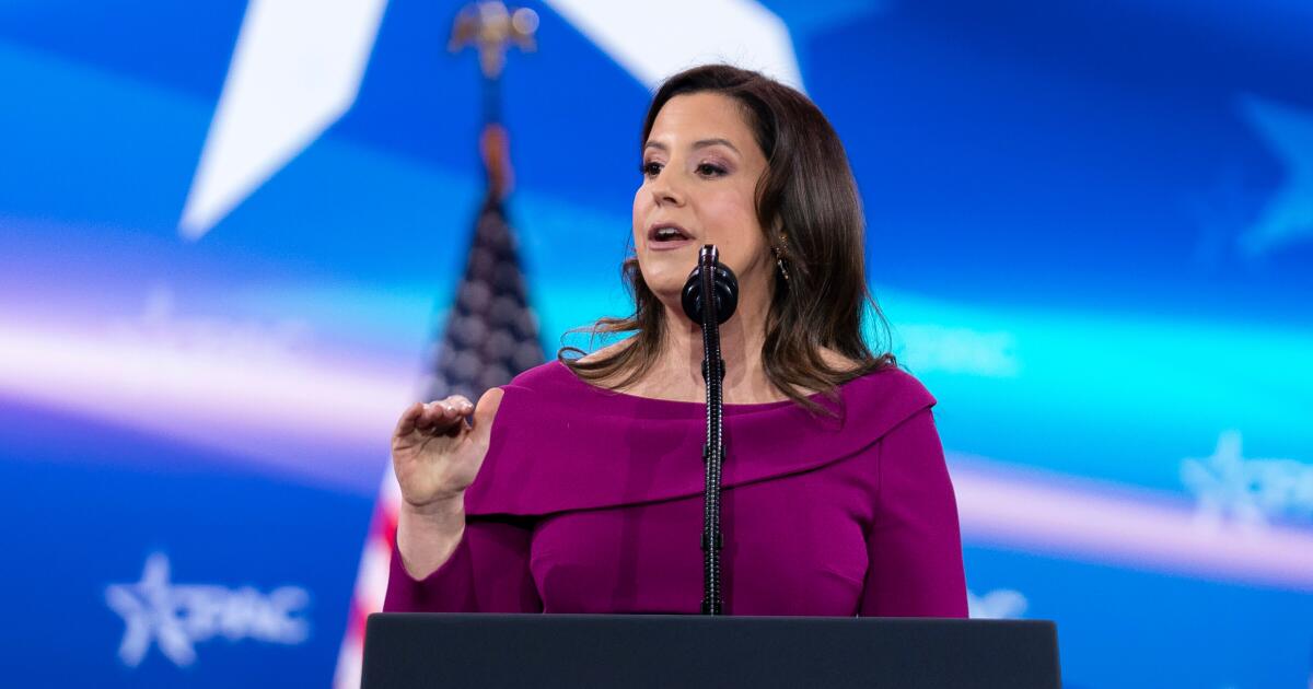 A deputada Alice Stefanik está encerrando sua campanha para governador de Nova York e não buscará a reeleição na Câmara. A deputada Alice Stefanik está encerrando sua campanha para governador de Nova York e não buscará a reeleição na Câmara.