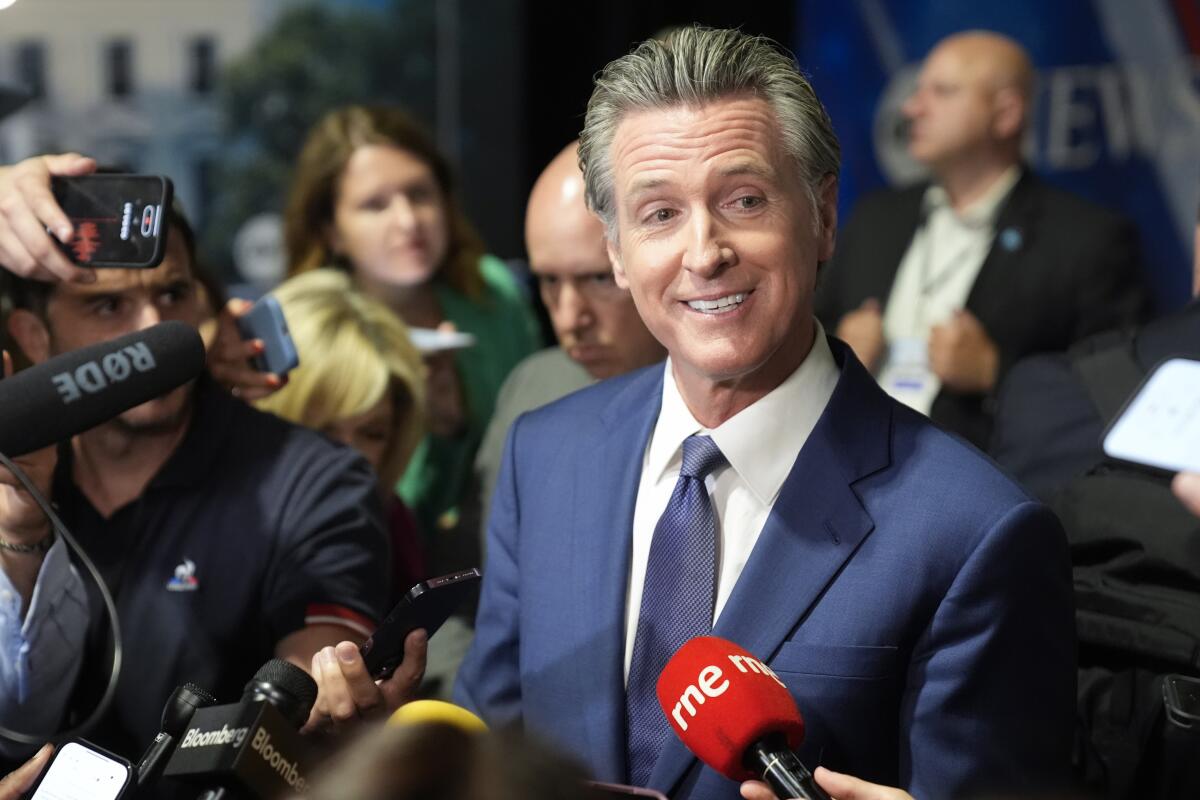 Column: Harris' defeat opens a bumpy path to the White House for Newsom - Los Angeles Times
