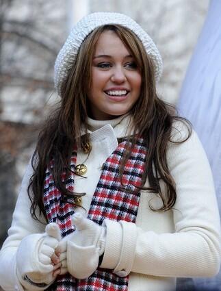 FNMTV Presents: A Miley-Sized Surprise  New YEARS Eve 2009