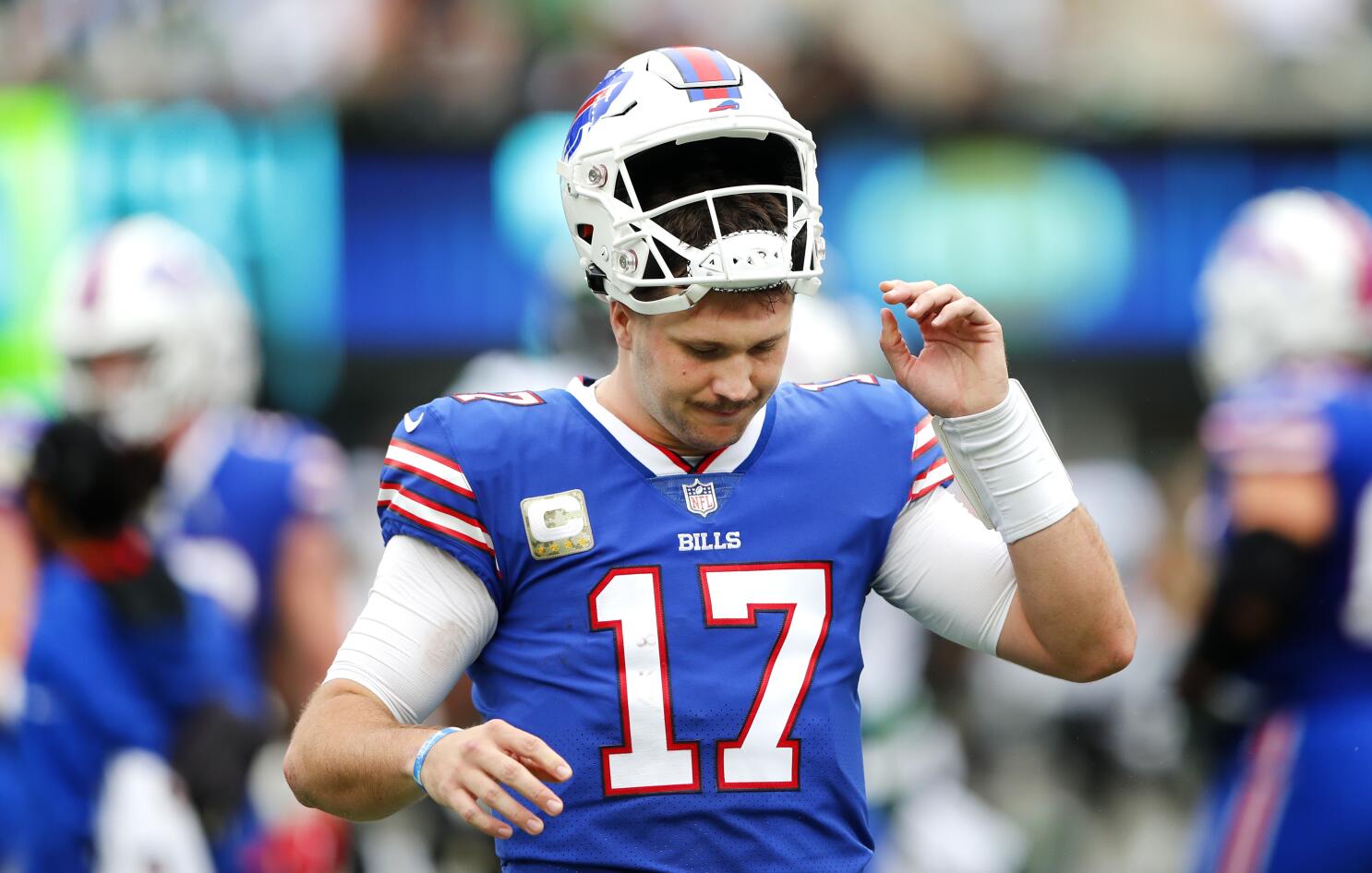 Will Josh Allen's elbow pain loosen AFC for Chargers, Chiefs