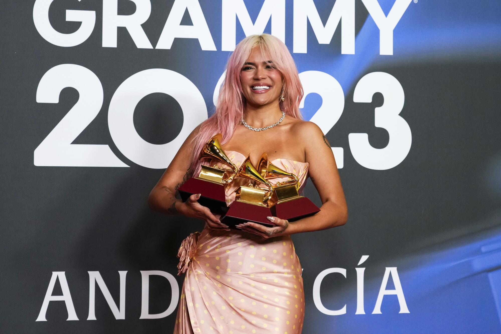 Karol G gana tres Latin Grammy en la edición 24 de los Premios de la Academia.