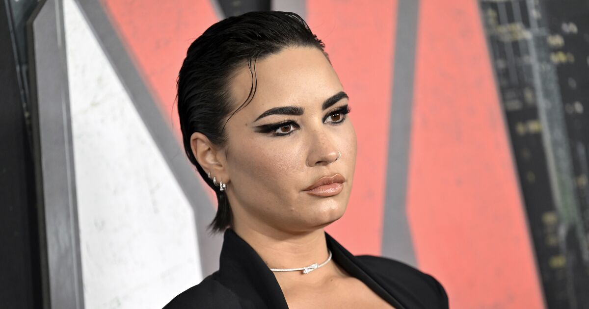 Demi Lovato se sincera sobre los pronombres de género y los baños
