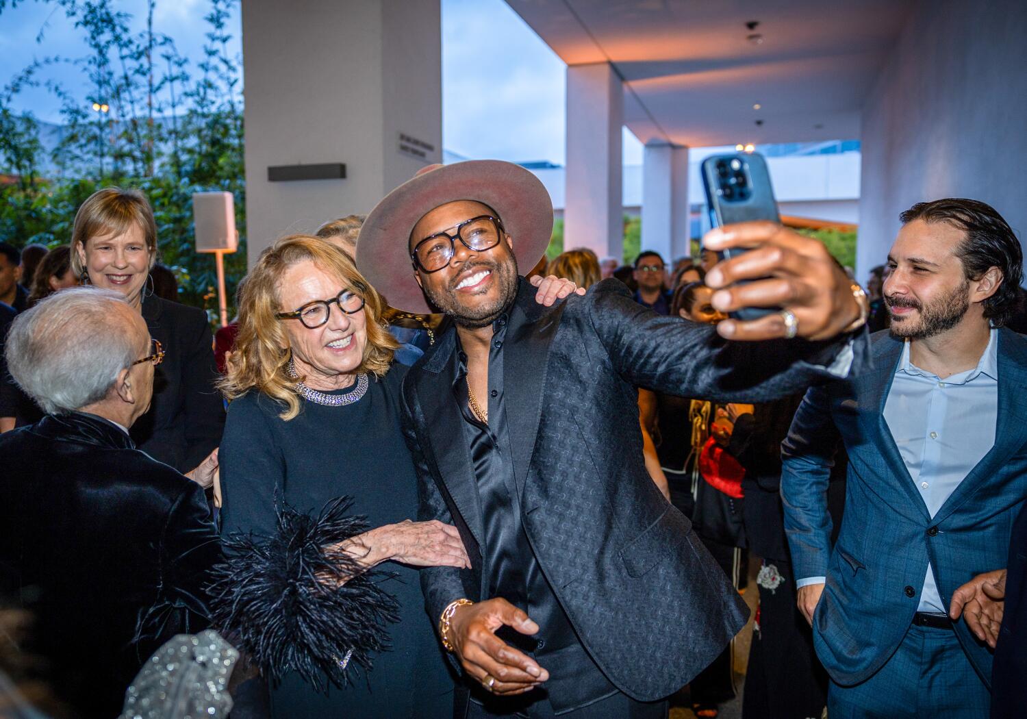 Hammer Museum pays tribute to departing Director Ann Philbin at star-packed gala